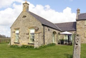 cottage sleeps 4 people
